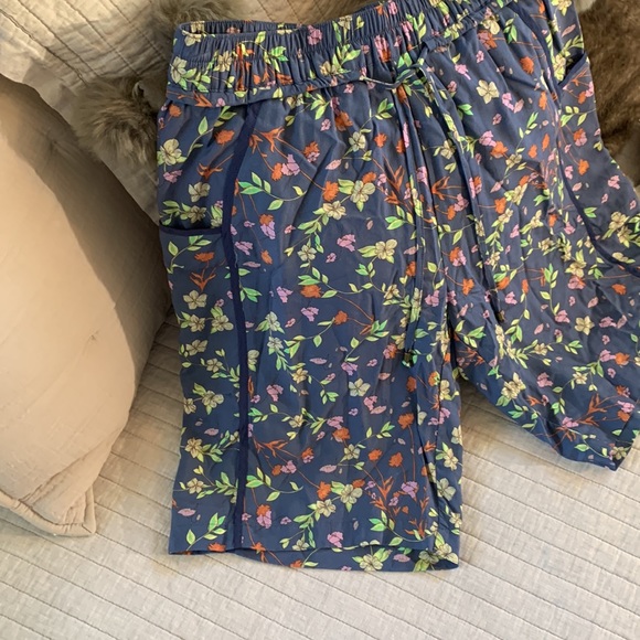Anthropologie high waist Flowy boho floral Bermuda comfy flowy shorts XS - Picture 2 of 12